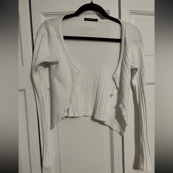 Brandy Melville Button Up Top - Picture 3 of 4